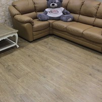 Фотография ламели - Кварцвиниловая плитка Decoria Office Tile Plank Дуб Ричи -  класса